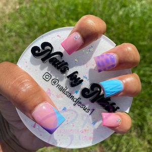 3D Acrylic Nailfie Photo Prop | Nail Tech Gifts | Acrylic Nailfie Disc | Prop For Nail Techs | Nail Selfie | Nail Photo Prop | Social Media