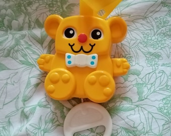 Zabawka muzyczna Matchbox Vintage Teddy do łóżeczka dziecięcego z lat 80.