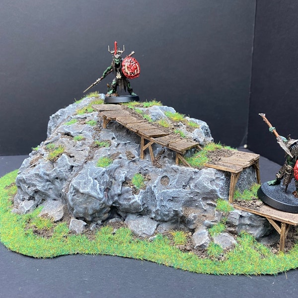 Feature Hill terrain/scenery for 28mm/32mm table top gaming