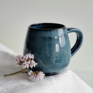 Grande tazza in ceramica, grande tazza da caffè, tazza in ceramica blu, tazze in gres fatte a mano, tazza rotonda da 12 once, regalo per lei, mamma