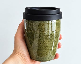 Handmade Travel Mug, Moss Green Coffee Cup, Ceramic Travel Cup with Silicone Lid, Stoneware Tumbler, Reusable Coffee Cup, Pottery To Go Mug