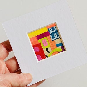 Peinture miniature de collage coloré, minuscule art mural abstrait, mini cadeau d&#39;oeuvre d&#39;art fait main pour la maison de bohème, art mural moderne petit et abordable