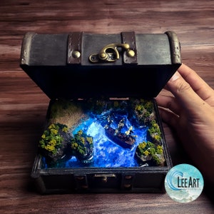 wooden light box, diorama sailing on the sea, resin night light , Ocean Resin Wood Lamp, Birthday Gift, Wedding Gift , Anniversary Gift.