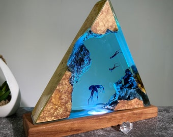 Octopus and divers resin night light, custom lamp, minimalist decor, art decor, gift for him, gift for her, resin handmade gifts