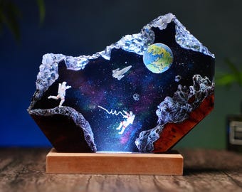 Galaxy Lampe aus Harz und Holz, Astronauten Paar, Space Night Lights, Epoxy Nachtlampe, Interstellare Harzlampe, Geschenk zum Vatertag