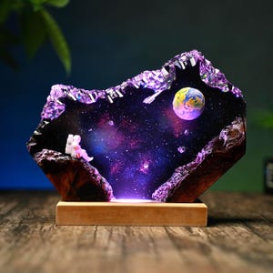 Handmade Galaxy Lamp made of resin and wood, astronaut, Space Night Lights, Epoxy Night Lamp, Interstellar resin lamp, Father&#39;s day gift