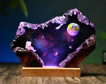 Handgemachte Galaxy Lampe aus Harz und Holz, Astronaut, Space Night Lights, Epoxy Nachtlampe, Interstellare Harzlampe, Geschenk zum Vatertag