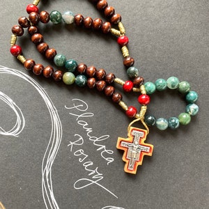 Handgemachter katholischer Rosenkranz mit Holzperlen, TAU-Kreuz mit Metalleinsatz, Moosachat-Edelsteinperlen, Kordelrosenkranz, katholische Geschenke, Gebetskette