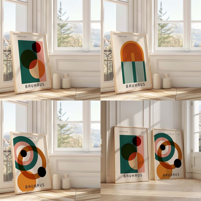 K&ouml;nnte beinhalten: Vier gerahmte Drucke mit geometrischen Designs in Gr&uuml;n-, Orange- und Rosat&ouml;nen. Jeder Druck tr&auml;gt den Schriftzug "Bauhaus" am unteren Rand.