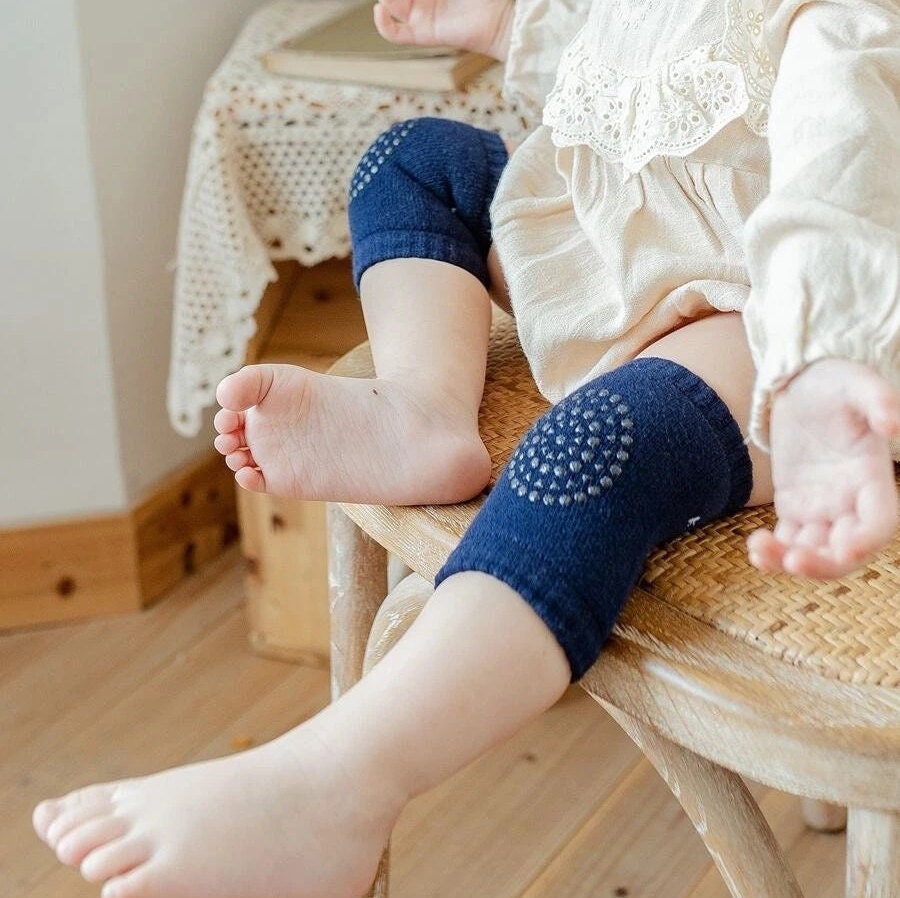 Chaussettes de sol pour nouveau-né, en coton doux, antidérapantes, de  couleur unie, pour fille et garçon, collection printemps et été - AliExpress