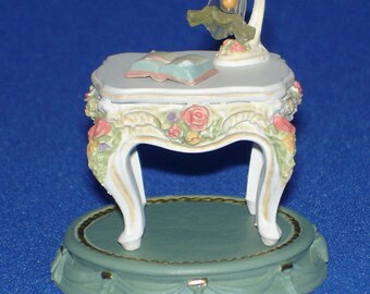 Miniature Antique Museum Vol. 2: Rococo Table (white color)