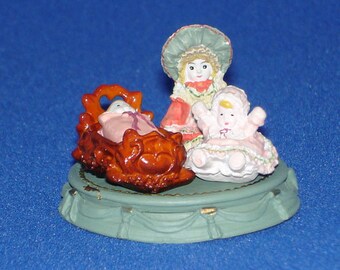 Miniature Antique Museum Vol. 2: Rococo Cradle (brown color)