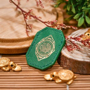 Peach-Biting Turtle Good Luck Charm / Feng Shui Talizman Pamiątkowy - Przynosi Życie i Długowieczność Gdziekolwiek Się Udasz w 2025 Roku