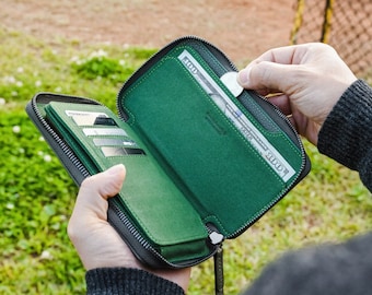 Versatile Genuine Leather Travel Phone Wallet - Forest Green