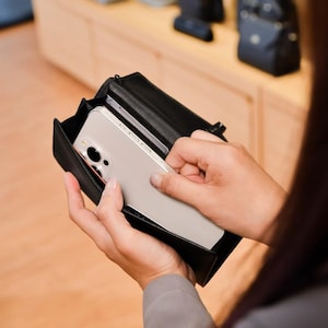 Elegante cartera tipo bandolera de cuero negro para teléfono: se adapta a iPhone, dinero, monedas y tarjetas de crédito