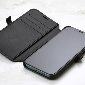 Schwarze Echtleder Hülle für iPhone 12, 12 Pro, 12 Pro Max
