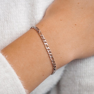 Silver Figaro Chain Bracelet – Minimalist Bracelet for Everyday Wear | Made From Stainless Steel