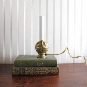 Small Vintage Brass Shell Lamp, Tabletop Light, Low Light, Night.