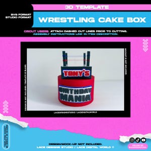 Può includere: Una scatola per torta di wrestling rossa con un ring di wrestling sopra. La scatola per torta ha il testo "TONY'S" e "BIRTHDAY MANIA". L'immagine include anche il testo "WRESTLING CAKE BOX" e "3D TEMPLATE".