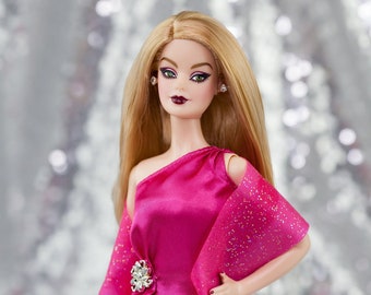 Muñeca Barbie rubia navideña de Mattel, modelo Muse, personalizada y repintada, con vestido rosa