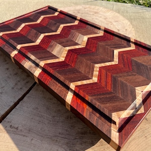 Zig Zag Cutting Board
