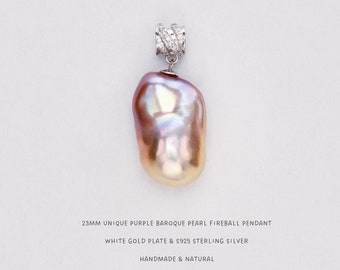 Colgante de bola de fuego con perla iridiscente barroca de 23 mm / Plata de ley chapada en oro blanco