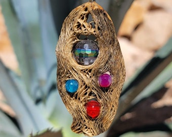 2030 Colgante de cactus Cholla con cuentas de vidrio.