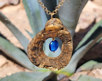 2027 Colgante cactus cholla con cuenta de cristal azul