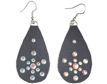 3008 Pendientes de cuero gris con pedrería blanco-rosa