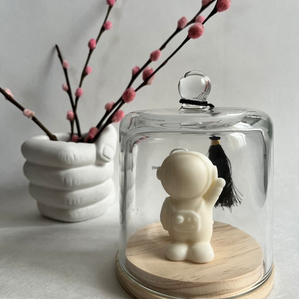 Sojawachs Kerzen/ Kosmonaut Kerze/ Handmade Candle/ Astronaut Candle/ Kerze in Glasglocke/ Geschenkidee/ Home Deko/