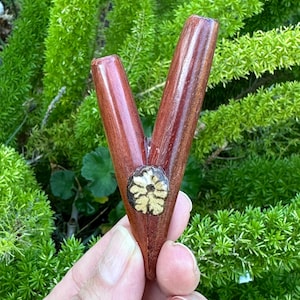 Wunderschöne handgefertigte Palo Sangre Holz Shipibo Kuripe mit Ayascheiben Design