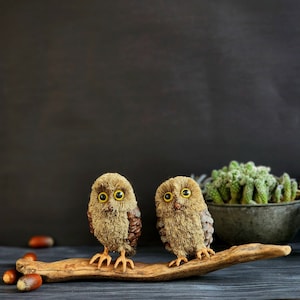 Handmade Owl Couple Sculpture: Eco-Friendly Paper Mache Ornament