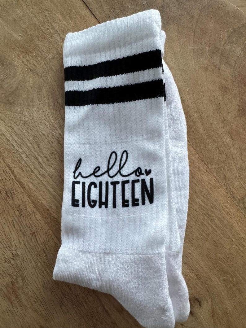 Geschenke zum 18 Geburtstag| Socken 18 Geburtstag| Hello eighteen|Geburtstagssocken| Geschenke zum Geburtstag 画像 3