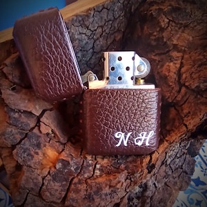 Personalized Leather Zippo Lighter Case – Handcrafted Gift for Him – Custom Engraved Pouch