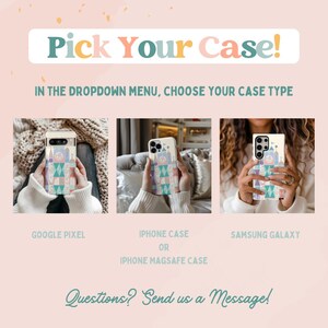 Puede incluir: Tres fundas para tel&eacute;fono con un dise&ntilde;o de castillo colorido. Las fundas son para tel&eacute;fonos Google Pixel, iPhone y Samsung Galaxy. El texto "Pick Your Case!" est&aacute; en la parte superior de la imagen. El texto "En el men&uacute; desplegable, elige tu tipo de funda" est&aacute; debajo de las fundas. El texto "&iquest;Preguntas? &iexcl;Env&iacute;anos un mensaje!" est&aacute; en la parte inferior de la imagen.
