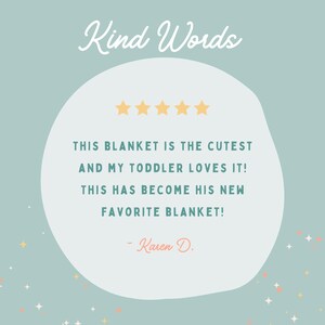 Peut inclure: Un avis cinq &eacute;toiles pour une couverture avec le texte "Cette couverture est la plus mignonne et mon tout-petit l'adore&nbsp;! Elle est devenue sa nouvelle couverture pr&eacute;f&eacute;r&eacute;e&nbsp;! - Karen D."