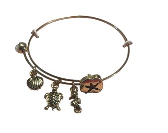 Pulsera de brazalete náutico con emblema de estrella de mar y encantos -Diseño ajustable, pulsera de brazalete náutico, pulsera de encanto de estrella de mar, joyería del océano