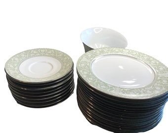 Sango  Fine China Japan Buckingham Pattern set of 42 pieces