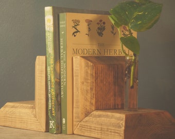 Plantsman WOODEN BOOKENDS With Stem VASE - Propagation Station -  Anthophile, Horticulturalist - Apothecary Book Stand Accessories