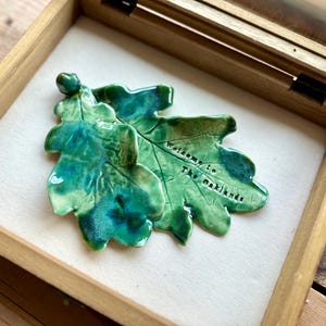 Arte mural personalizado de hoja de roble de cerámica: regalo esculpido a mano