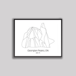 Puede incluir: Una impresión de arte de línea en blanco y negro de una cordillera con el texto "Georgian Peaks, ON 820 ft" debajo de la imagen.