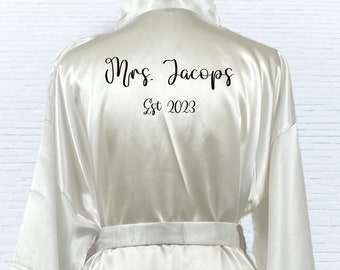 Personalized Mrs. Bride Robes, Bride's Robe Gift, Custom Robes, Bridal Robe, Custom Robes, Bridesmaid Gifts, Satin Robe, Wedding Robes