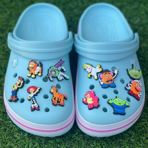 Charms de cocodrilo / Cocodrilo de dibujos animados / Charms para zapatos / Vaqueros y astronautas / Accesorios de moda / Charms aptos para niños