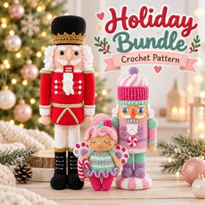 Puede incluir: Un conjunto de patrones de ganchillo con tres figuras amigurumi: un cascanueces tradicional rojo y blanco, un cascanueces rosa y menta con temática de dulces y una pequeña hada con alas. El texto dice Holiday Bundle Crochet Pattern.