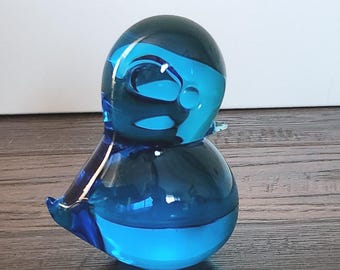 青い鳥のペーパーウェイトガラス | スウェーデン製 | Konstglasによるアート