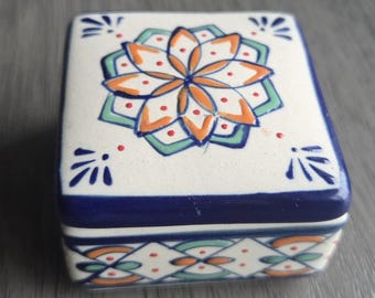 Rare Hand‑Painted Talavera Ceramic Square Box with Lid – Signed Orozco, Mexican Folk Art