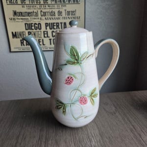 Vintage Strawberry Coffee Pot – Hand-Crafted in Japan, Ceramic Kitchen Serve Ware, Collectible Retro Tableware