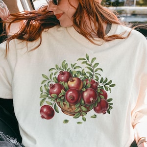 Pomegranate Graphic Tee: Italian Vintage Mediterranean Fruit Shirt