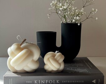 Large Knot Candle, Chain Link, Tie the Knot Candle, Shaped Pillar Candle, Infinity Candle, Wedding Gift, Bridesmaid Gifts