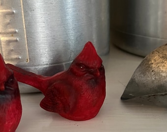 Cardinal figurine - small